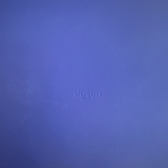 Dyson Hair Dryer limited edition set in vinca blue/rose - Picture 2 of 10